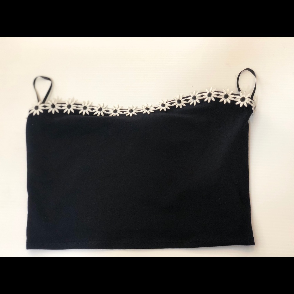 Swell Daisy Do Cropped Daisy Top Black - Picture 2 of 7